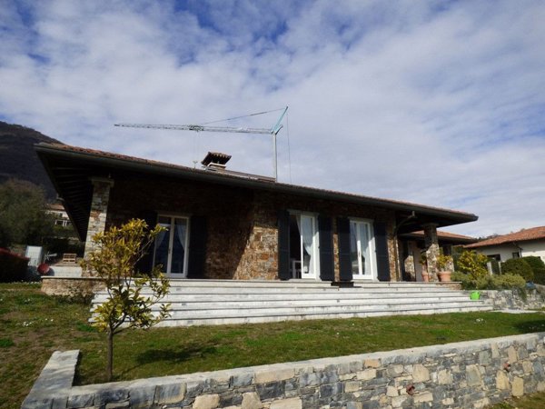 casa indipendente in vendita a Tremezzina