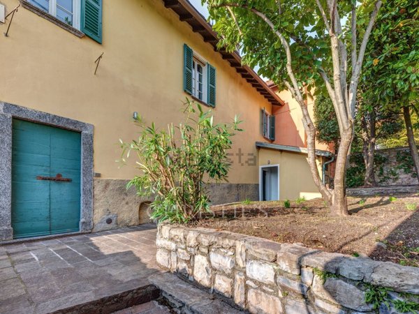 appartamento in vendita a Tremezzina in zona Lenno