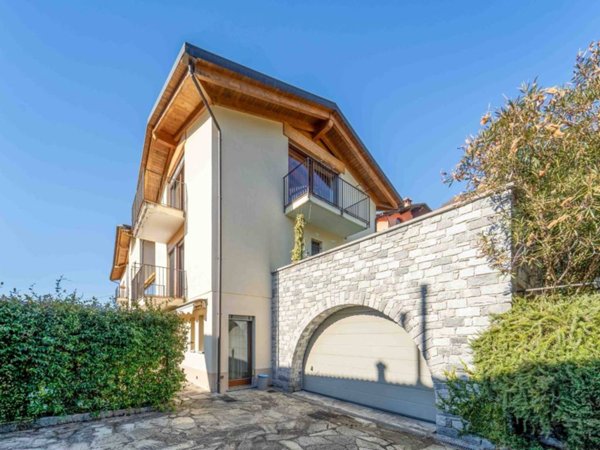 casa indipendente in vendita a Tremezzina in zona Lenno