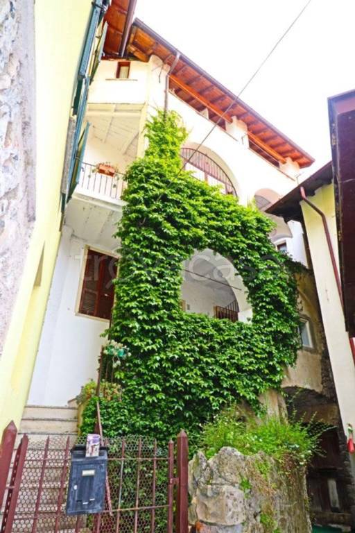 casa indipendente in vendita a Tremezzina in zona Tremezzo