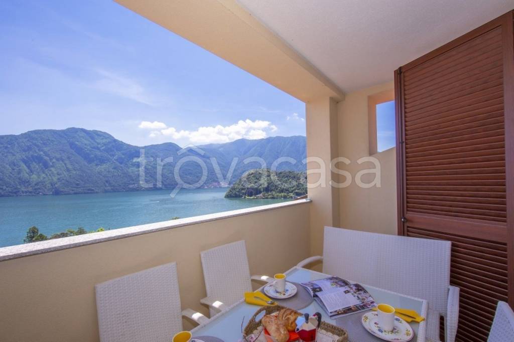 appartamento in vendita a Tremezzina in zona Pola