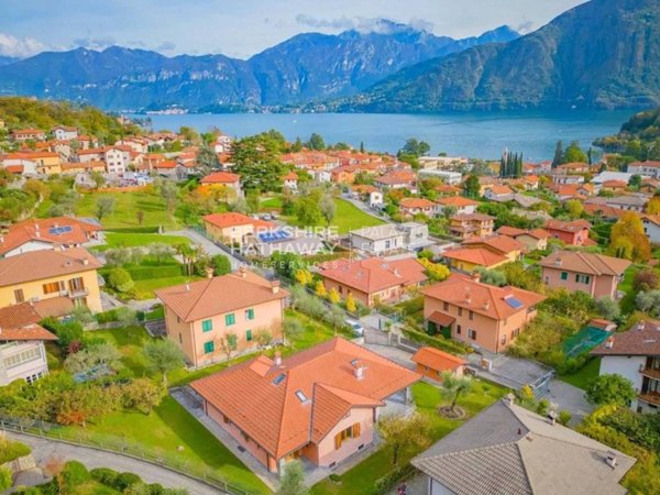 casa indipendente in vendita a Tremezzina