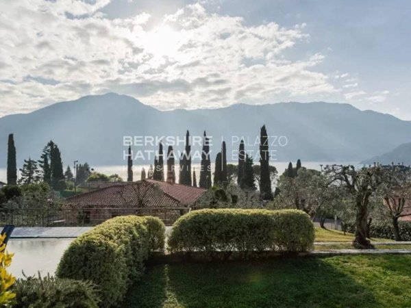 casa indipendente in vendita a Tremezzina in zona Tremezzo