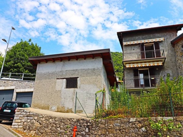 casa indipendente in vendita a Tremezzina in zona Ossuccio