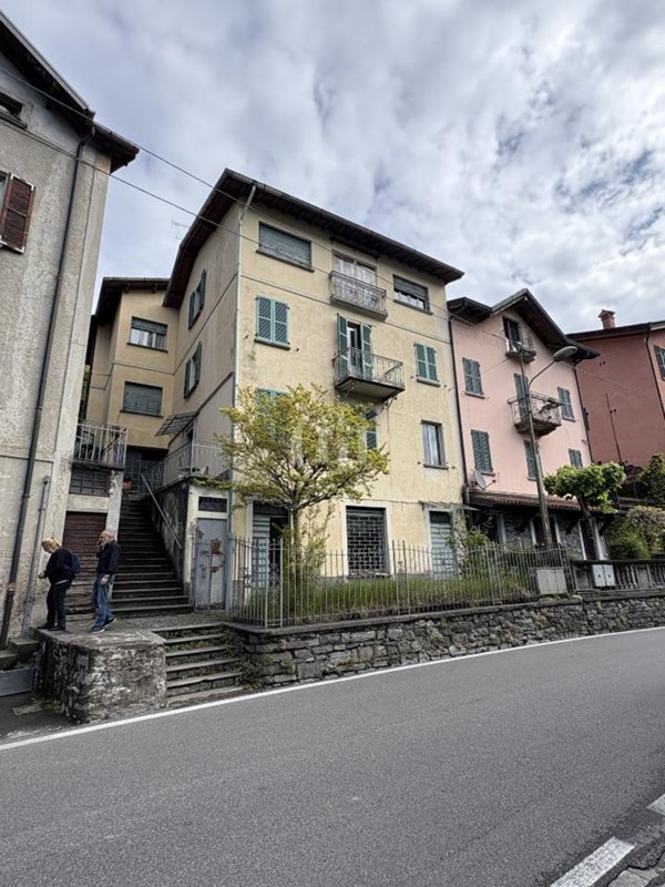 casa indipendente in vendita a Tremezzina in zona Ossuccio
