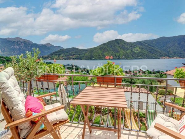 casa indipendente in vendita a Tremezzina in zona Azzano