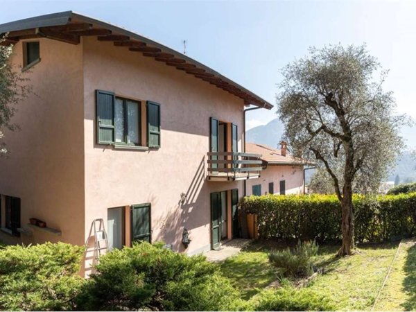 casa indipendente in vendita a Tremezzina in zona Lenno