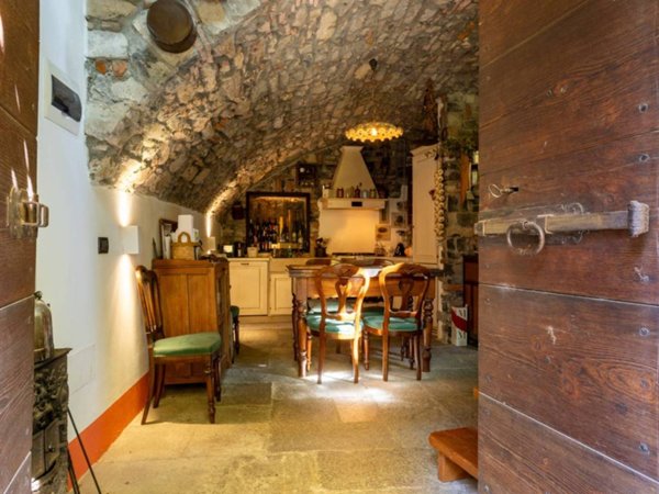 casa indipendente in vendita a Tremezzina in zona Ossuccio