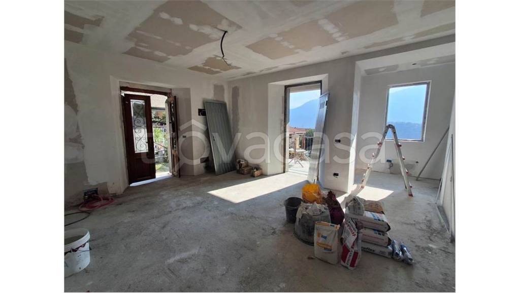 appartamento in vendita a Tremezzina in zona Lenno