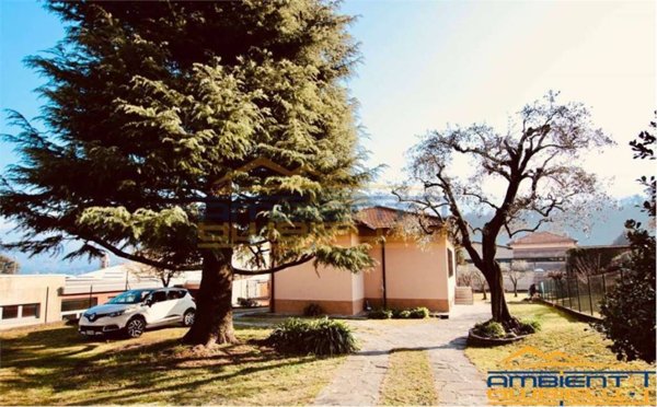 casa indipendente in vendita a Tremezzina in zona Lenno