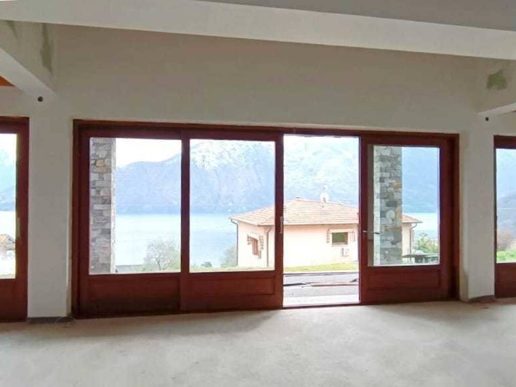 casa indipendente in vendita a Tremezzina in zona Mezzegra