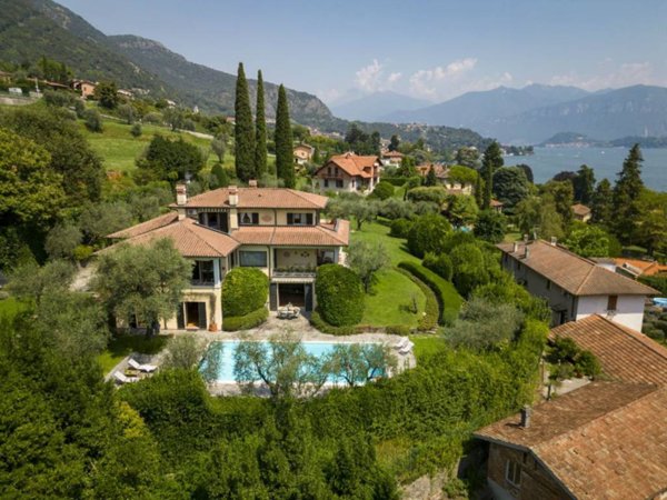 casa indipendente in vendita a Tremezzina in zona Azzano