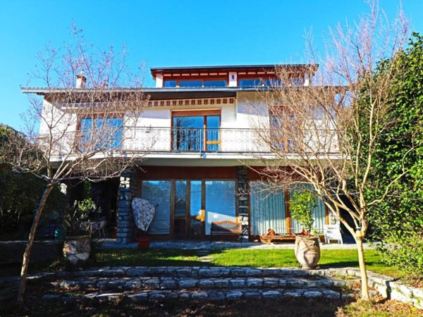 casa indipendente in vendita a Tremezzina in zona Tremezzo