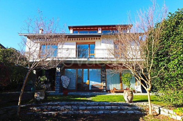 casa indipendente in vendita a Tremezzina in zona Rogaro