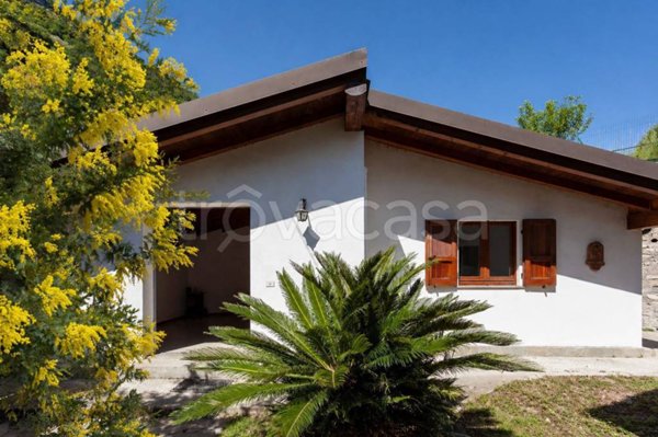 casa indipendente in vendita a Tremezzina in zona Ossuccio