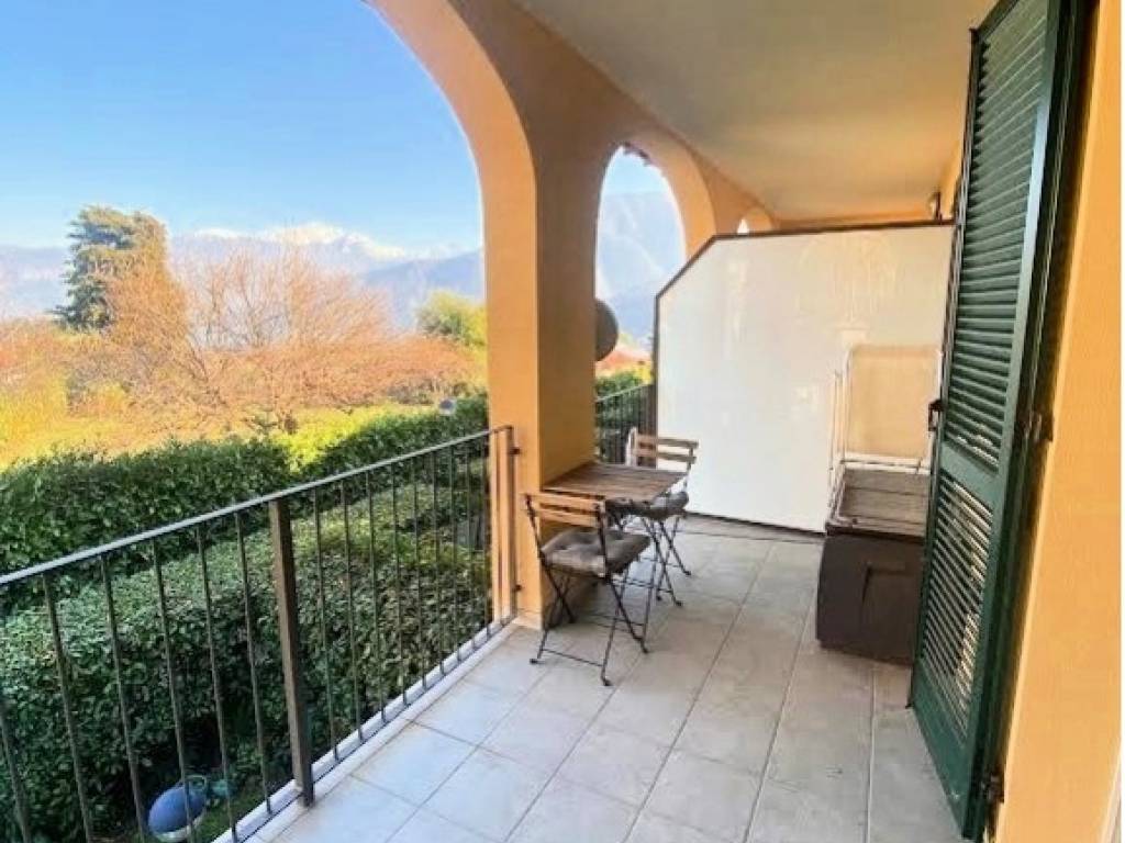 appartamento in vendita a Tremezzina in zona Lenno