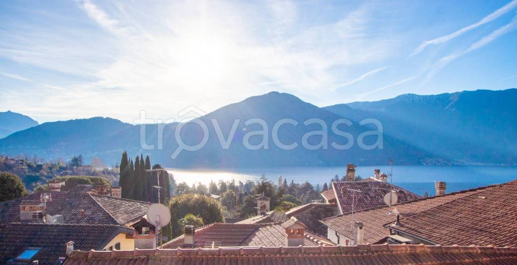 appartamento in vendita a Tremezzina in zona Lenno