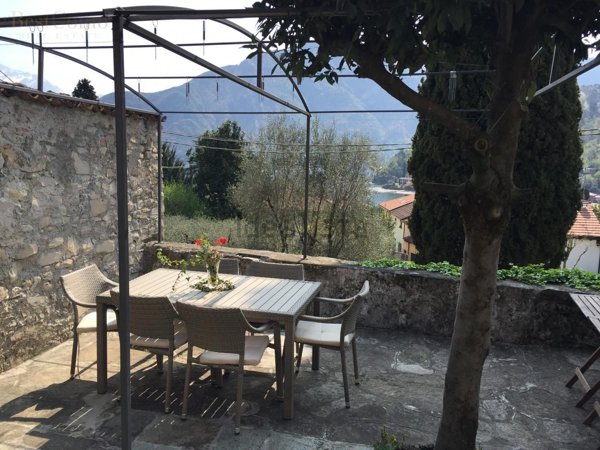 appartamento in vendita a Tremezzina in zona Lenno