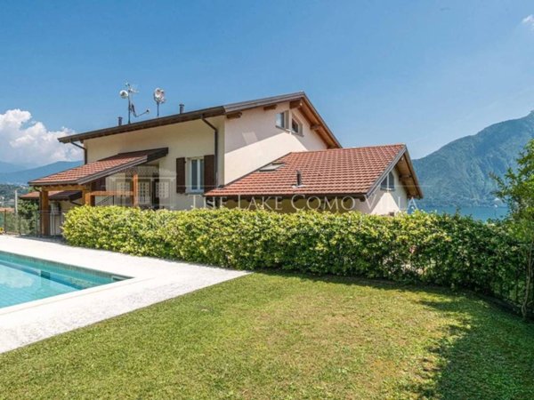 appartamento in vendita a Tremezzina in zona Lenno