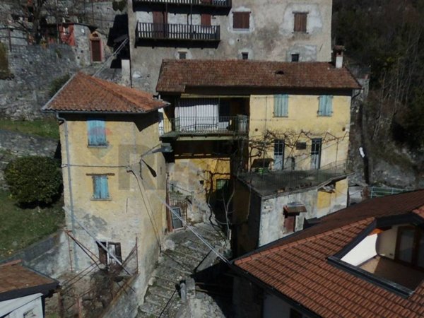 casa indipendente in vendita a Tremezzina in zona Sant'Andrea