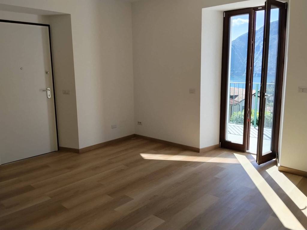 appartamento in vendita a Tremezzina in zona Lenno