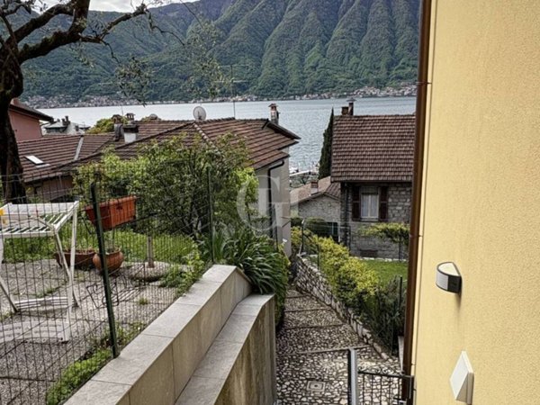 casa indipendente in vendita a Tremezzina in zona Ossuccio