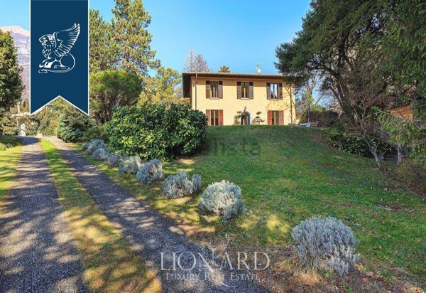 casa indipendente in vendita a Tremezzina in zona Tremezzo