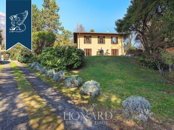 casa indipendente in vendita a Tremezzina in zona Tremezzo