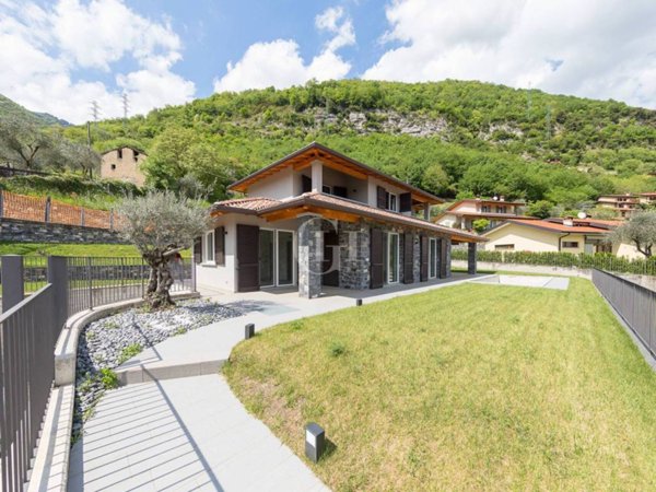 casa indipendente in vendita a Tremezzina in zona Lenno
