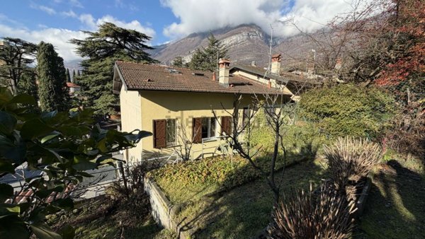 casa indipendente in vendita a Tremezzina in zona Tremezzo