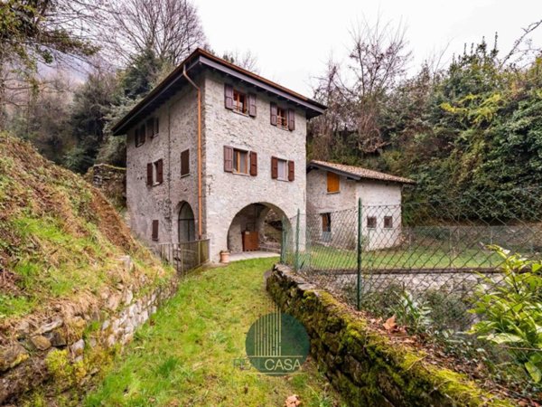 casa indipendente in vendita a Tremezzina in zona Lenno