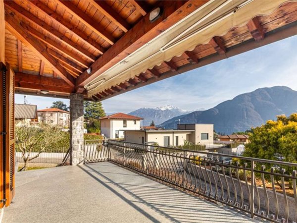 casa indipendente in vendita a Tremezzina