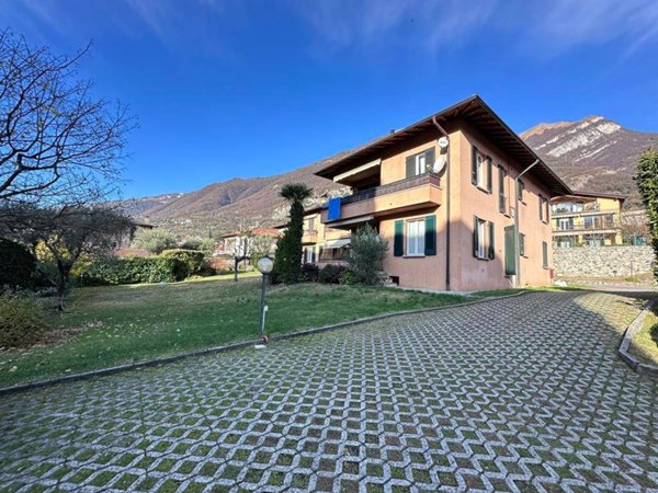 appartamento in vendita a Tremezzina in zona Azzano
