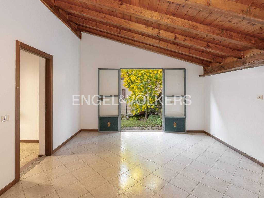 casa indipendente in vendita a Tremezzina in zona Ossuccio