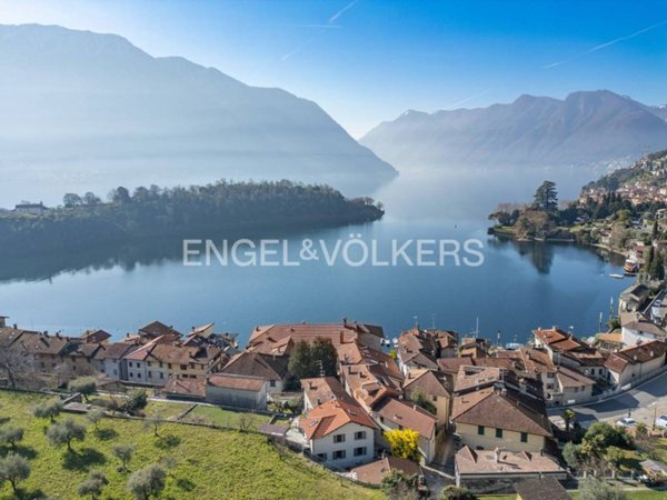 casa indipendente in vendita a Tremezzina in zona Isola Comacina