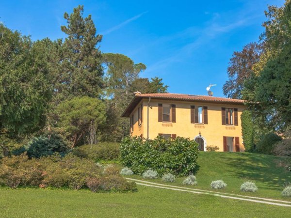 casa indipendente in vendita a Tremezzina in zona Lenno