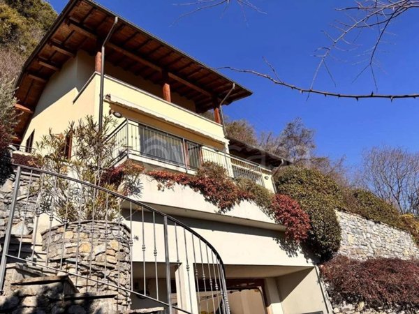 casa indipendente in vendita a Tremezzina in zona Lenno