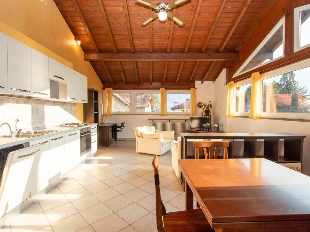 appartamento in vendita a Tremezzina in zona Lenno