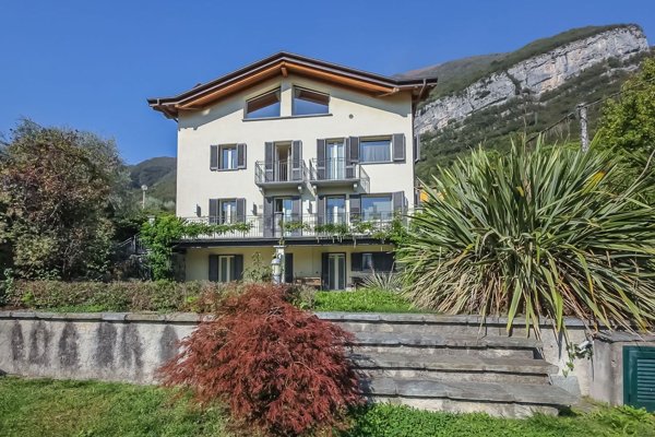 casa indipendente in vendita a Tremezzina