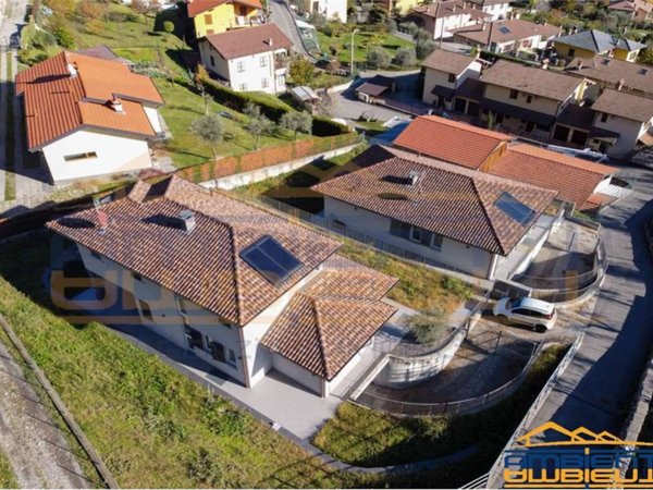 casa indipendente in vendita a Tremezzina in zona Lenno