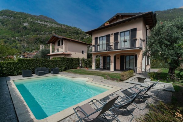 casa indipendente in vendita a Tremezzina in zona Ossuccio