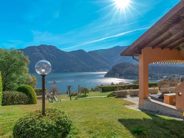 appartamento in vendita a Tremezzina in zona Azzano