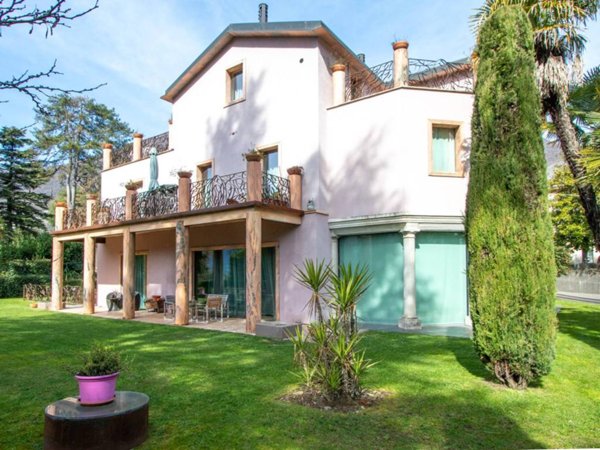 casa indipendente in vendita a Tremezzina in zona Lenno