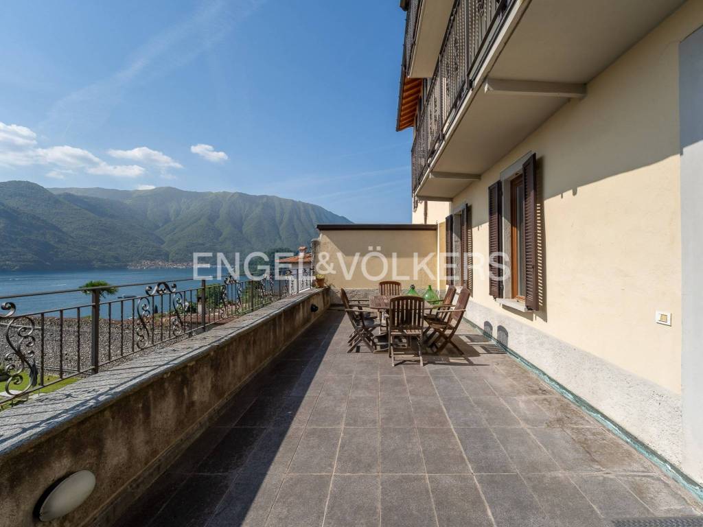 appartamento in vendita a Tremezzina in zona Azzano