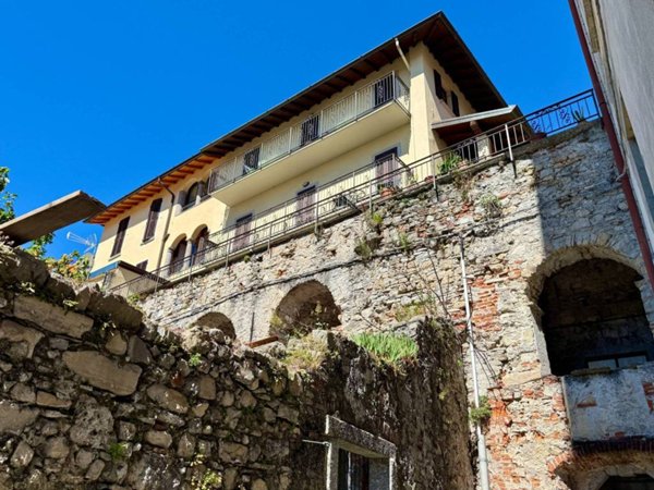 appartamento in vendita a Tremezzina in zona Azzano