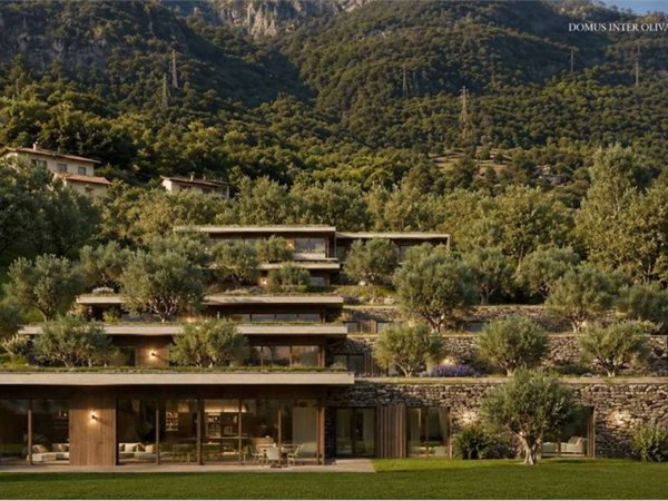 casa indipendente in vendita a Tremezzina in zona Azzano