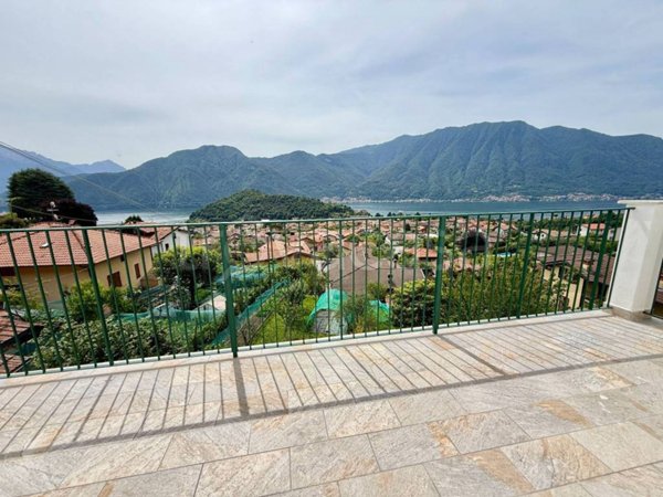 appartamento in vendita a Tremezzina in zona Lenno