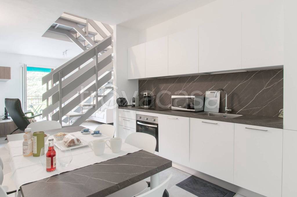 casa indipendente in vendita a Tremezzina in zona Tremezzo