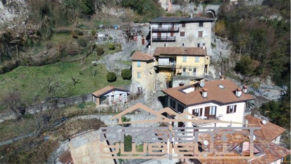 casa indipendente in vendita a Tremezzina in zona Lavedo