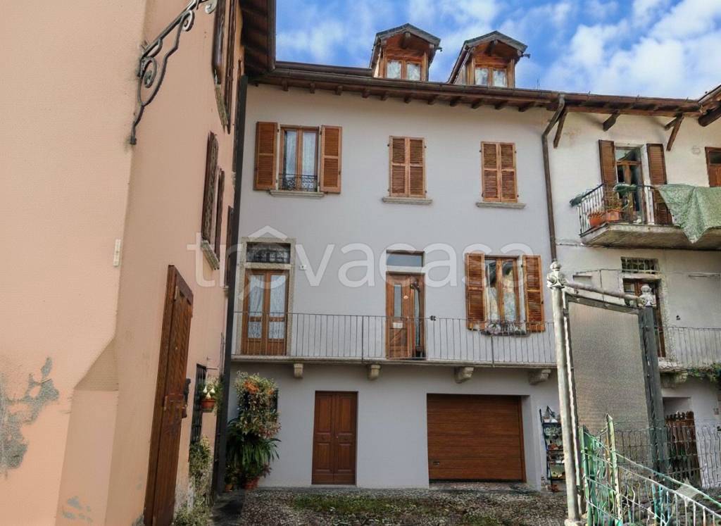 casa indipendente in vendita a Tremezzina in zona Casanova